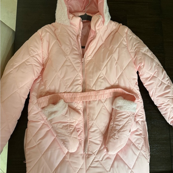 Brand new women's pink snowsuit with mittens and belt - Picture 7 of 10